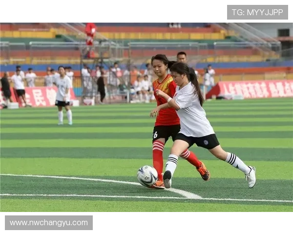 绿茵场上的青春力量探索与实践推动青少年校园足球健康发展 绿茵场上的青春力量探索与实践推动青少年校园足球健康发展
